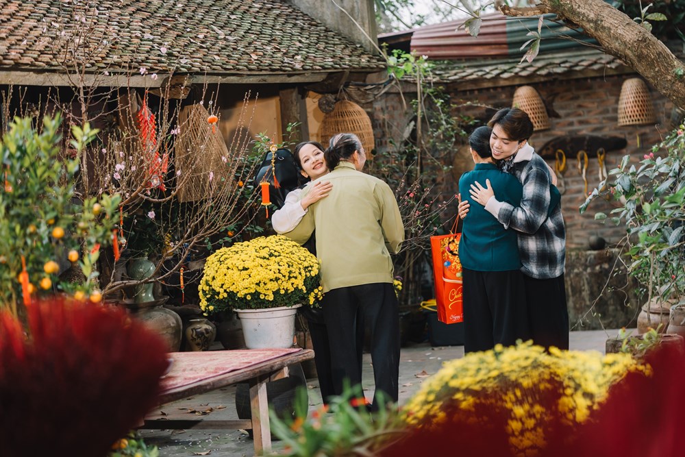 Nghệ sĩ tỳ bà Vũ Diệu Thảo lan tỏa thông điệp sum vầy qua MV “Tết bình an bên nhau” - ảnh 3