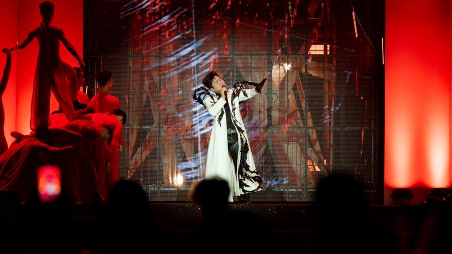 Tùng Dương “đốt cháy” Her concert, úp mở tham vọng làm liveshow sân vận động - ảnh 3