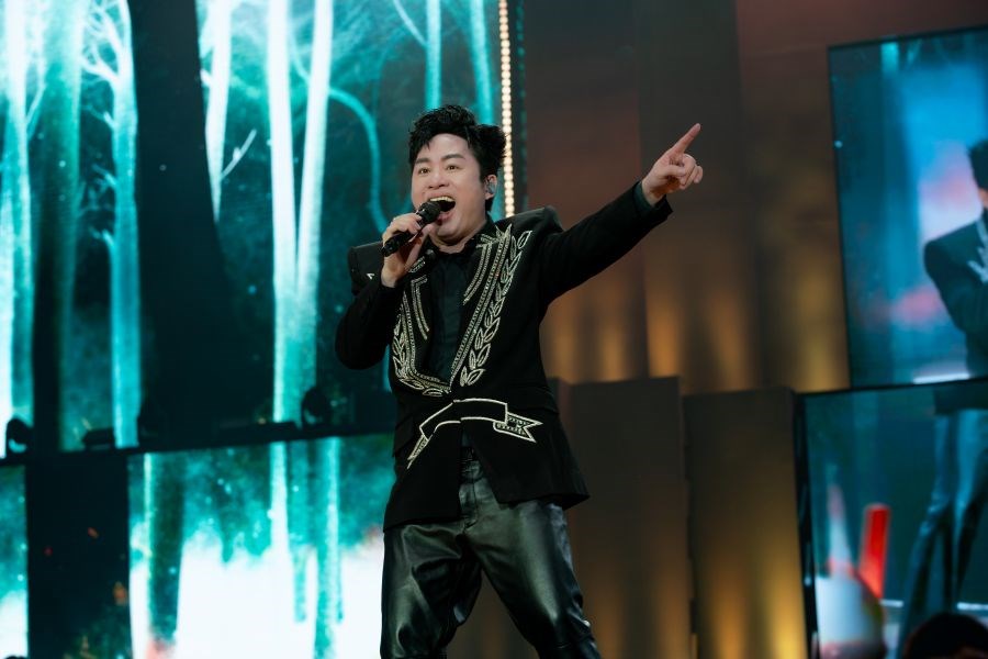 Tùng Dương “đốt cháy” Her concert, úp mở tham vọng làm liveshow sân vận động - ảnh 4