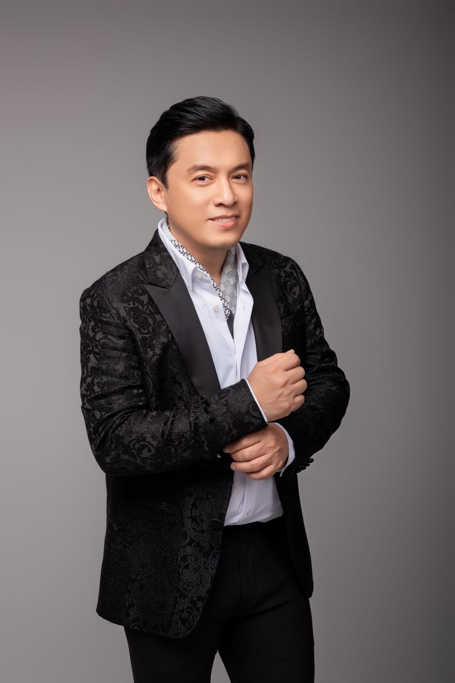 Dàn sao V-Pop nhiều thế hệ hội tụ trong concert “Vé về thanh xuân” tại Hà Nội - ảnh 2