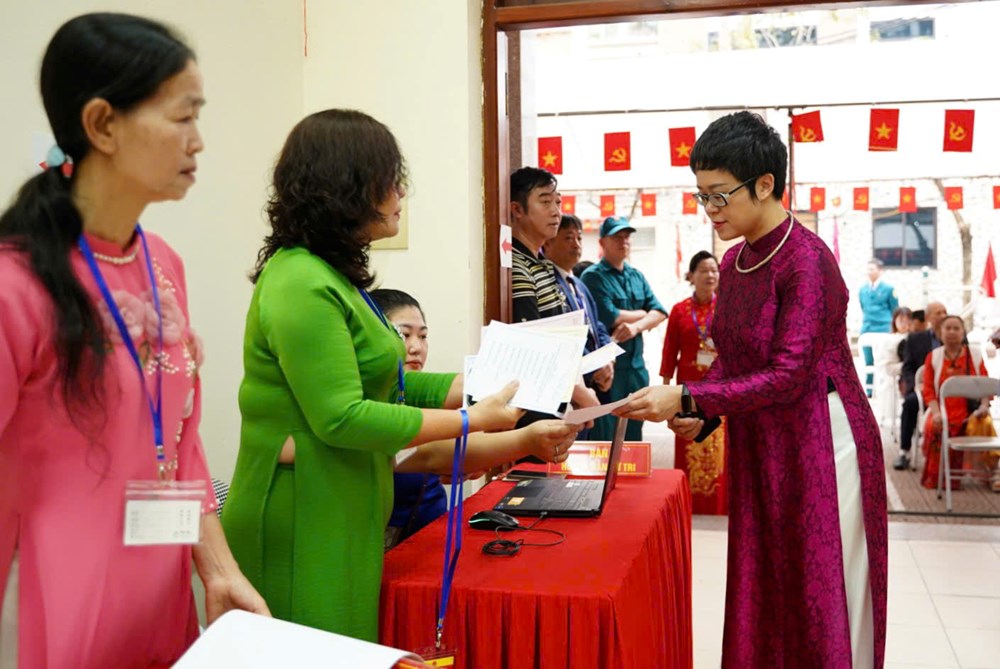 NSƯT Dương Minh Ánh: “Mỗi lá phiếu là niềm tin và kỳ vọng của cử tri vào tương lai đất nước” - ảnh 7