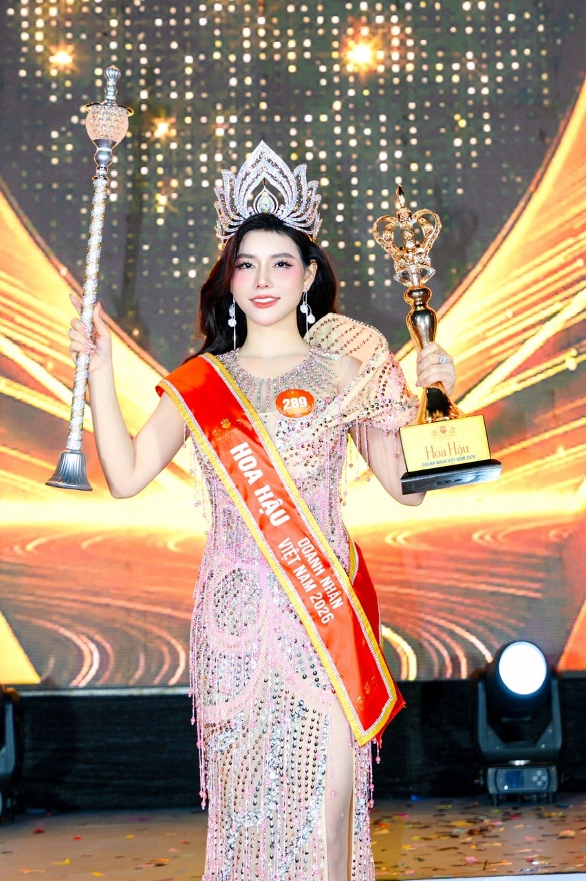 Nguyễn Hoàng Vân đăng quang “Hoa hậu Doanh nhân Việt Nam 2026” với cú “hattrick” ấn tượng - ảnh 1