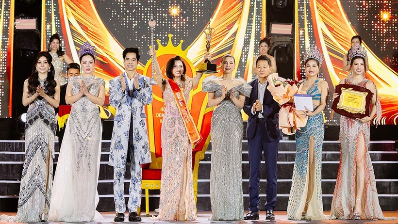 Nguyễn Hoàng Vân đăng quang “Hoa hậu Doanh nhân Việt Nam 2026” với cú “hattrick” ấn tượng - ảnh 3