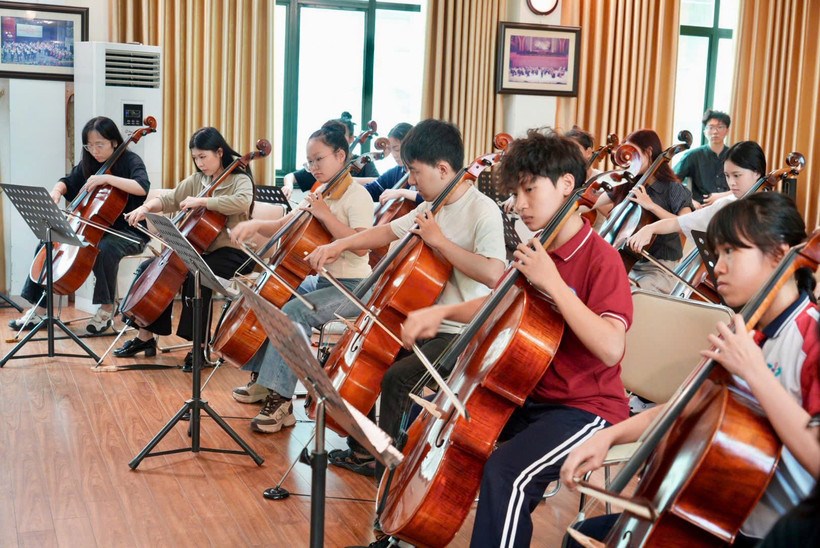 Âm sắc đàn Dây khởi đầu chuỗi hoạt động kỷ niệm 70 năm Học viện Âm nhạc quốc gia Việt Nam - ảnh 2