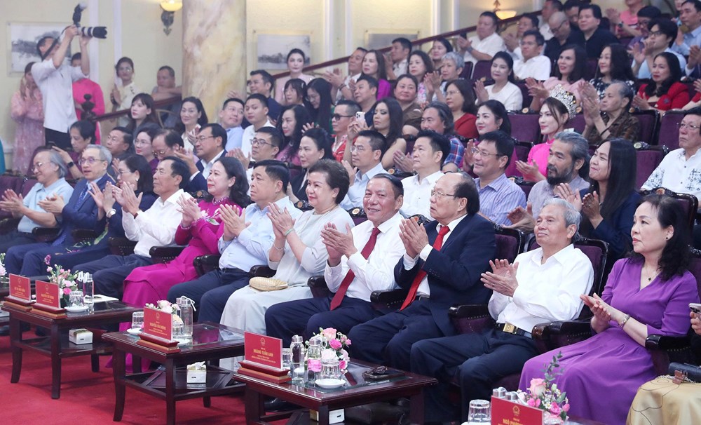 Sáng tạo dựa trên bản sắc, phát triển công nghiệp văn hóa - ảnh 4