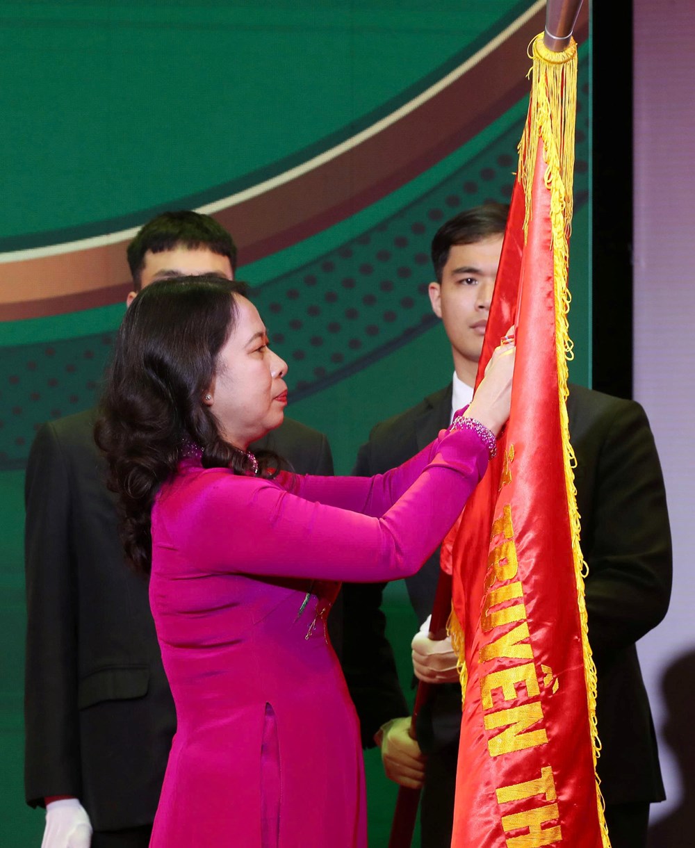 Sáng tạo dựa trên bản sắc, phát triển công nghiệp văn hóa - ảnh 1