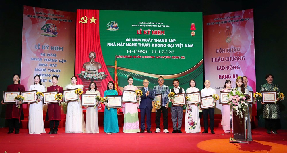 Sáng tạo dựa trên bản sắc, phát triển công nghiệp văn hóa - ảnh 11