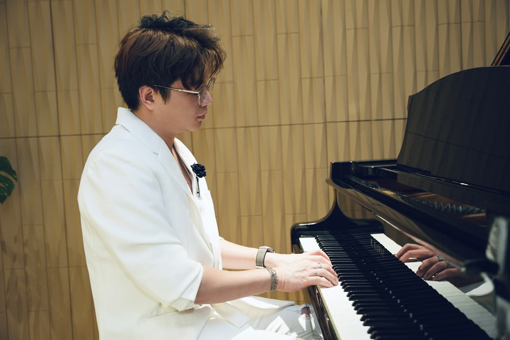 Nhạc sĩ Tạ Duy Tuấn: “Kiến trúc sư” âm nhạc của “VinhVerse concert 2026“ - ảnh 3