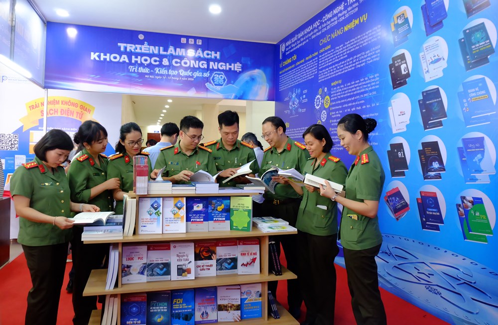 Khai mạc triển lãm “Sách Khoa học và Công nghệ năm 2026” - ảnh 5