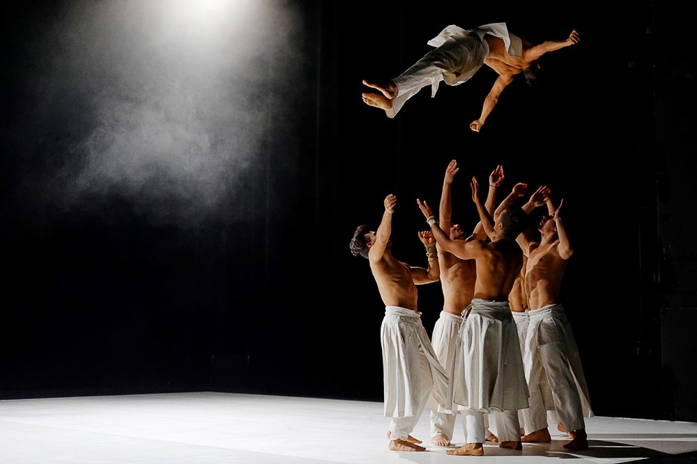 “Duyên ngày nợ đêm”: Cuộc gặp giữa hip-hop, ballet và múa đương đại - ảnh 1