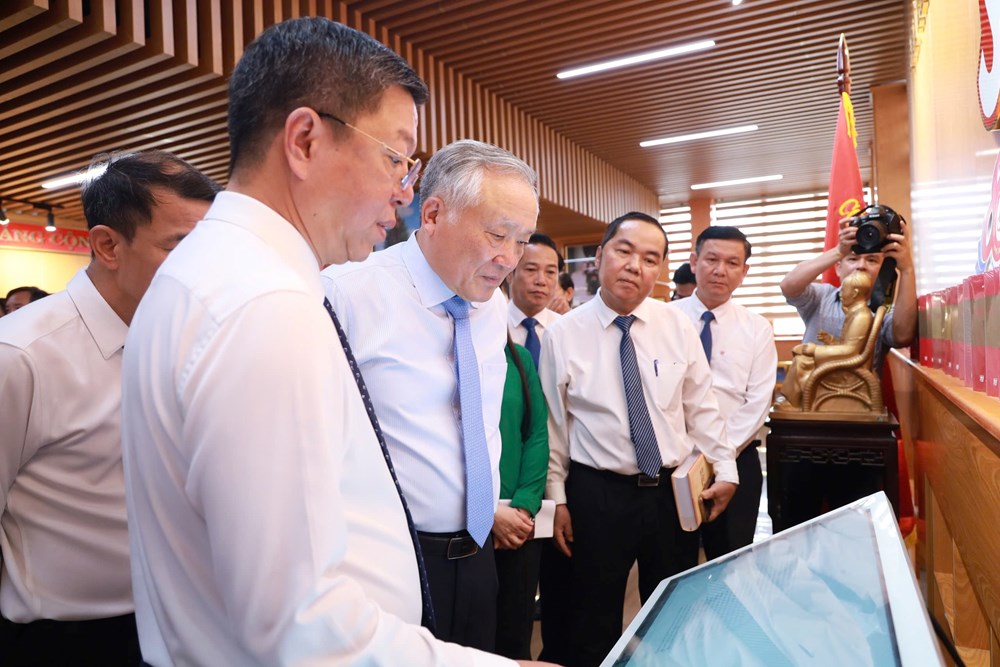 Ra mắt sách “Xây dựng Chính phủ liêm chính, kiến tạo trong kỷ nguyên mới“ - ảnh 4