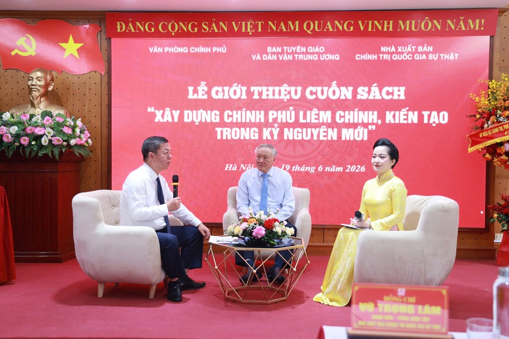 Ra mắt sách “Xây dựng Chính phủ liêm chính, kiến tạo trong kỷ nguyên mới“ - ảnh 3