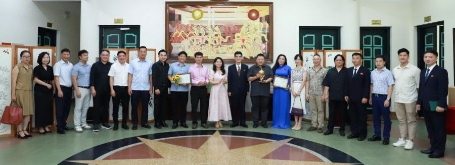 Nhà hát Ca Múa Nhạc Quốc gia Việt Nam nhận Cúp Vàng liên hoan nghệ thuật quốc tế - ảnh 4