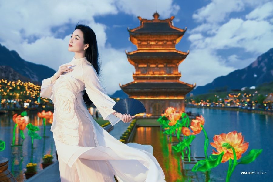 Sao Mai Huyền Trang tái hiện vẻ đẹp Trà Cổ trong MV mới - ảnh 3