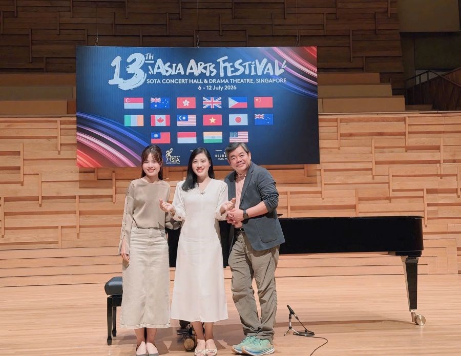 Ca sĩ Bích Hồng làm giám khảo “Asia Arts Festival lần thứ 13” tại Singapore - ảnh 1