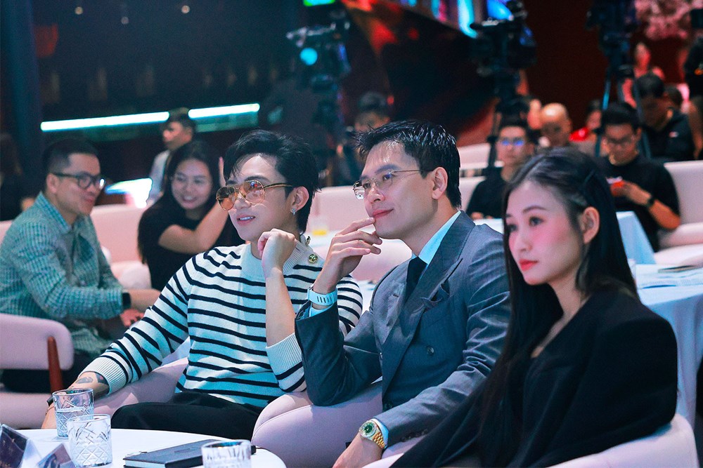 Soobin, Binz sẽ biểu diễn cùng hai nghệ sĩ quốc tế từng giành giải Grammy  - ảnh 1