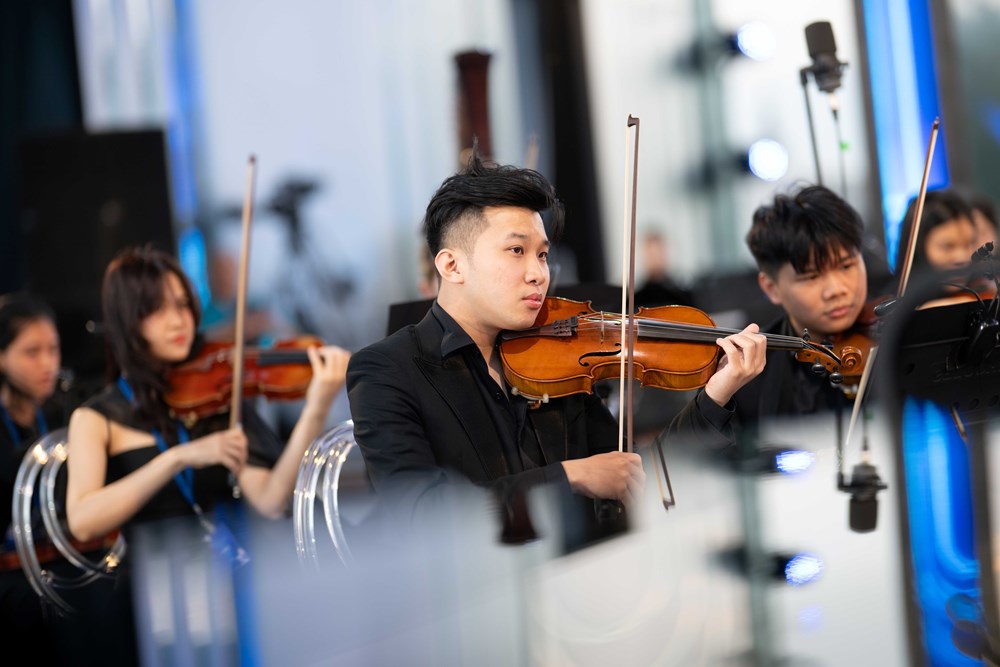 Khán giả Nga hô vang “Việt Nam vô địch” sau đêm diễn của các nghệ sĩ trẻ - ảnh 6