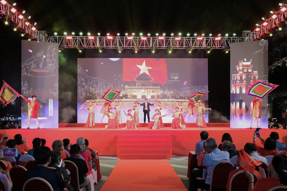 “Hà Nội - Khúc hát tự hào”: Từ mùa thu lịch sử đến khát vọng tương lai - ảnh 1