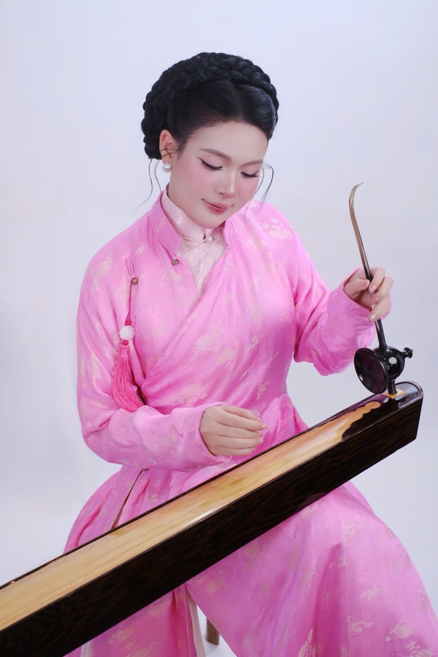 Chỉ với một dây đàn, nghệ sĩ Việt Nam làm gì ở sân khấu quốc tế? - ảnh 2