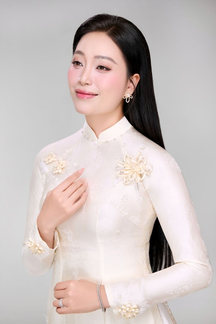 Sao Mai Huyền Trang nhận danh hiệu “Nghệ sĩ tiên phong gìn giữ và phát huy âm nhạc dân gian 2026” tại Hy Lạp - ảnh 3