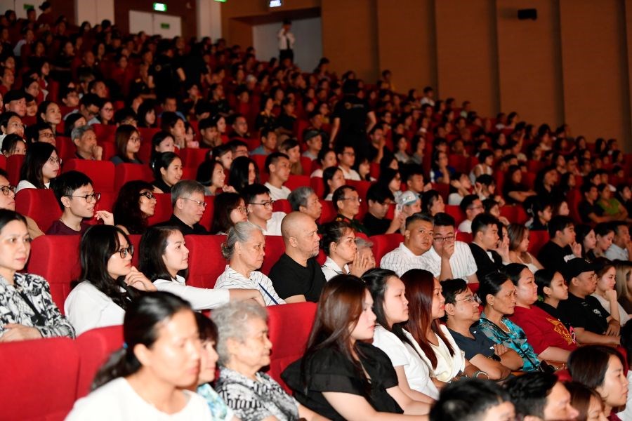 Vingroup tặng 50% giá vé “Đất nước thiên hùng ca” tri ân người có công, người cao tuổi và học sinh, sinh viên - ảnh 3