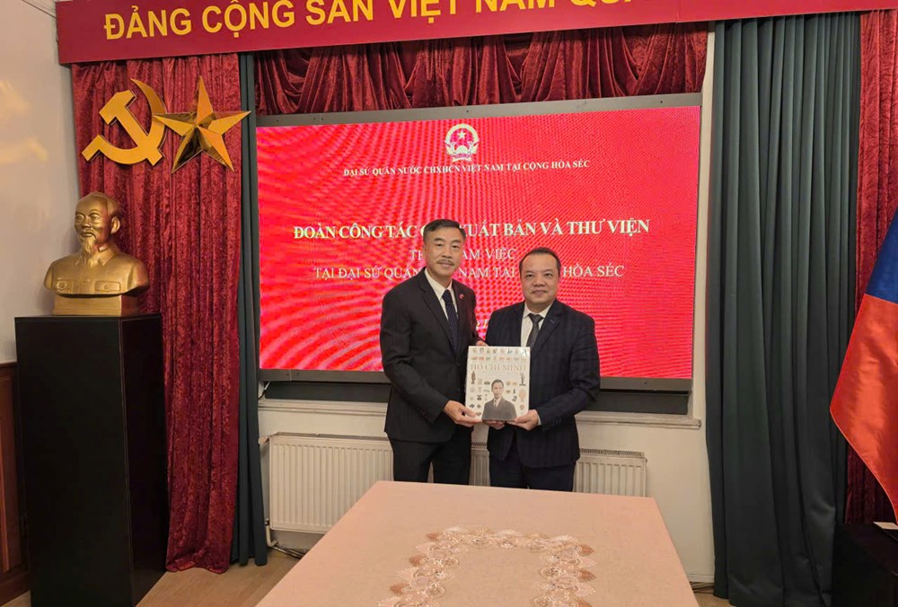 Thúc đẩy kết nối xuất bản, lan tỏa văn hóa Việt tại Cộng hòa Séc - ảnh 1