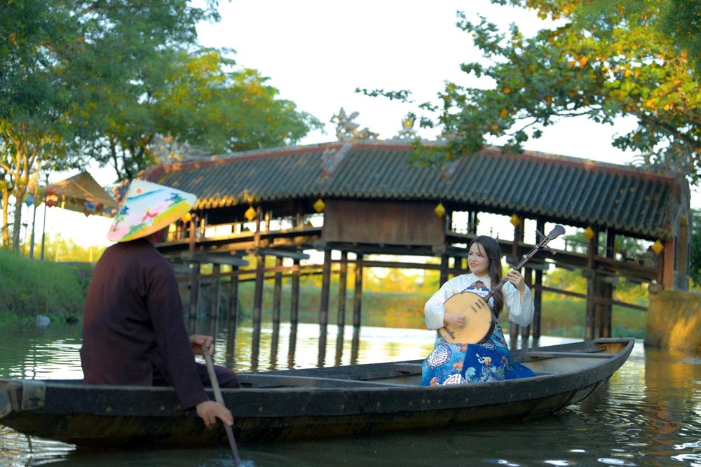 Nghệ sĩ Mai Chung góp tiếng ca Huế vào bản đồ thanh âm Việt Nam - ảnh 2