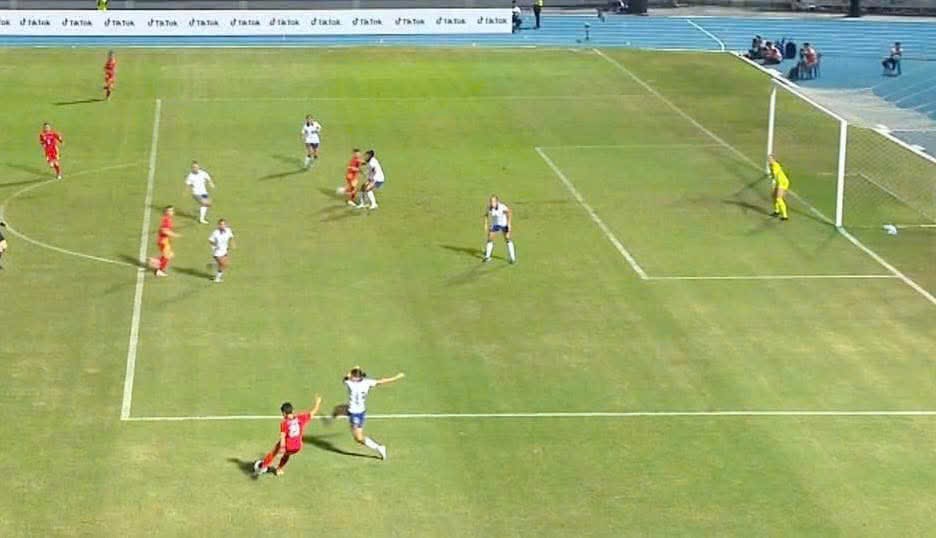 Đội tuyển nữ Việt Nam mất oan bàn thắng trong trận chung kết SEA Games 33 - ảnh 2