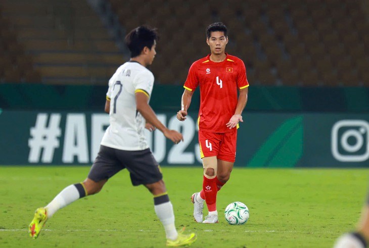 Cú sốc lực lượng với HLV Kim Sang-sik - ảnh 3