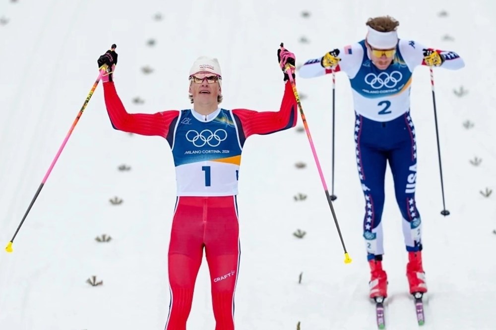 Johannes Hosflot Klaebo gây sốt khi bứt tốc leo dốc tại Olympic mùa Đông 2026 - ảnh 1