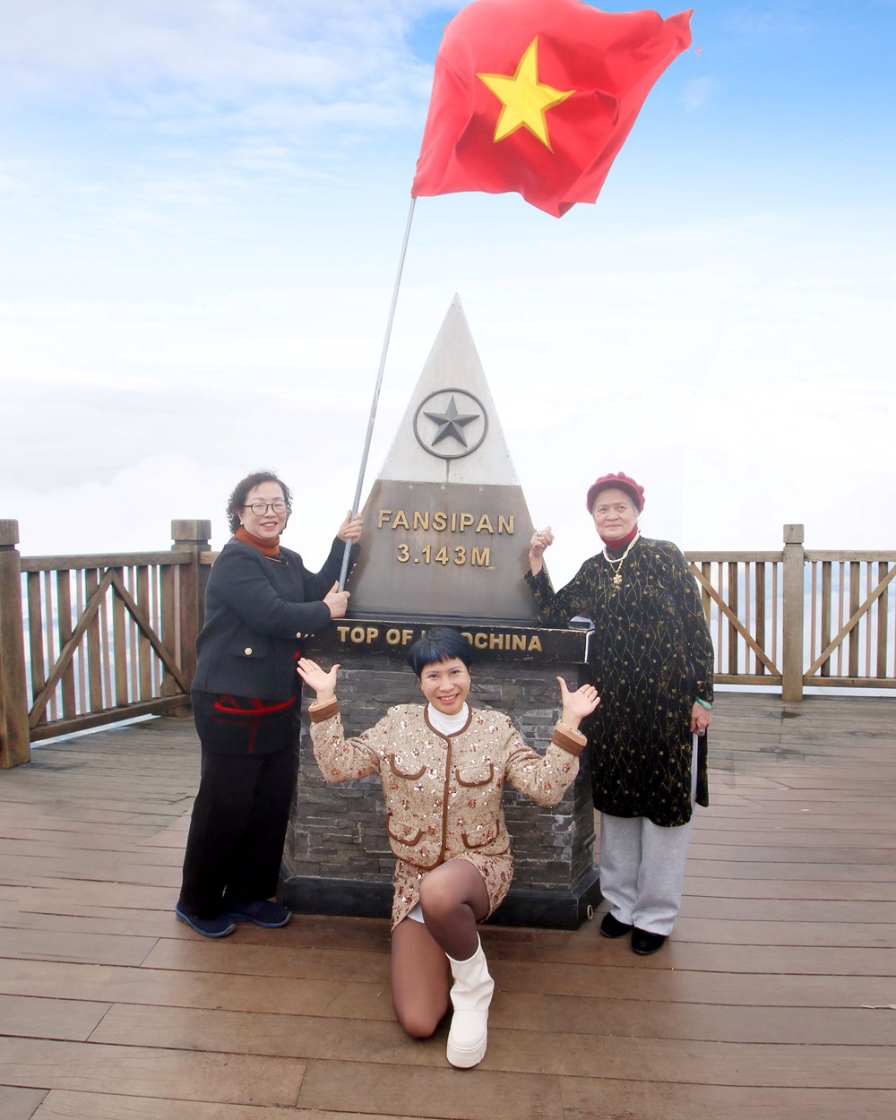 Fansipan rộn ràng bước chân du xuân những ngày đầu năm - ảnh 4