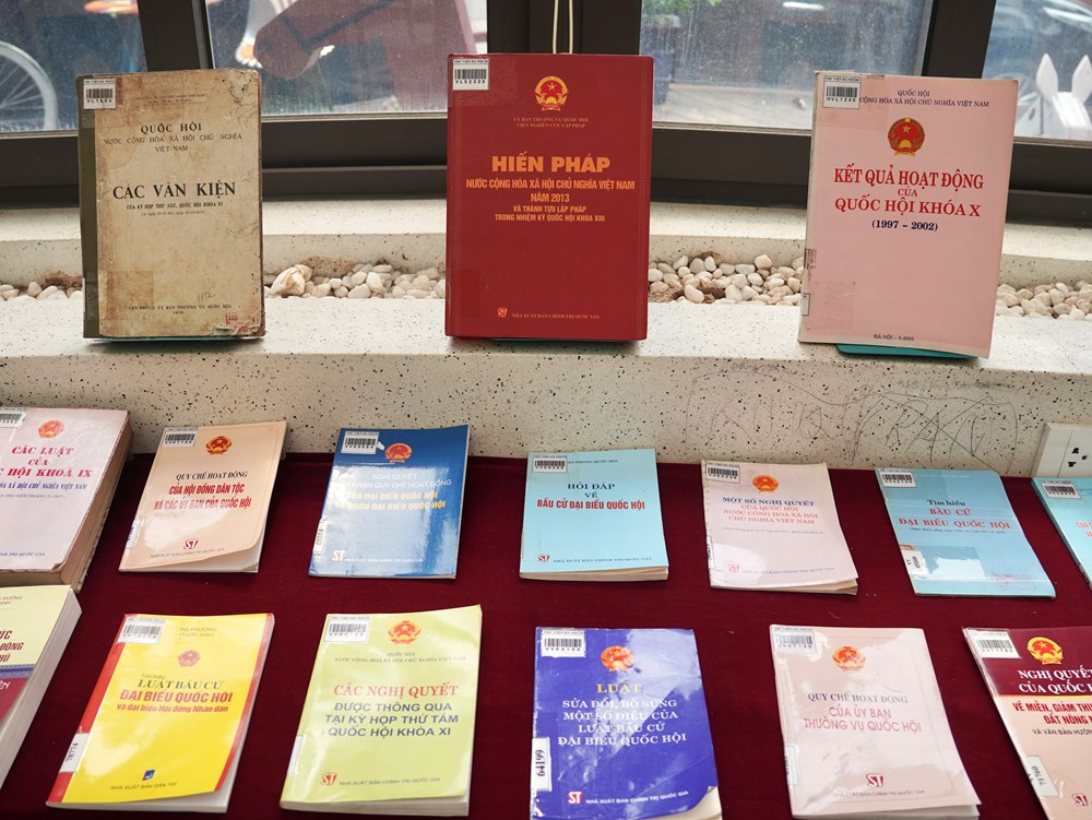 Trưng bày hơn 300 tài liệu về Quốc hội Việt Nam chào mừng bầu cử - ảnh 5