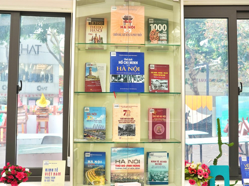 Trưng bày hơn 300 tài liệu về Quốc hội Việt Nam chào mừng bầu cử - ảnh 7