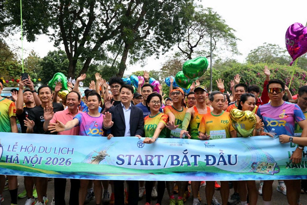 Chạy bộ đồng hành - Hưởng ứng Du lịch xanh Thủ đô - ảnh 1