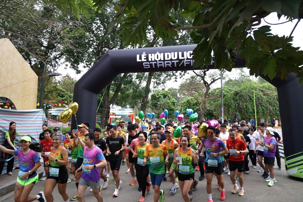 Chạy bộ đồng hành - Hưởng ứng Du lịch xanh Thủ đô - ảnh 3