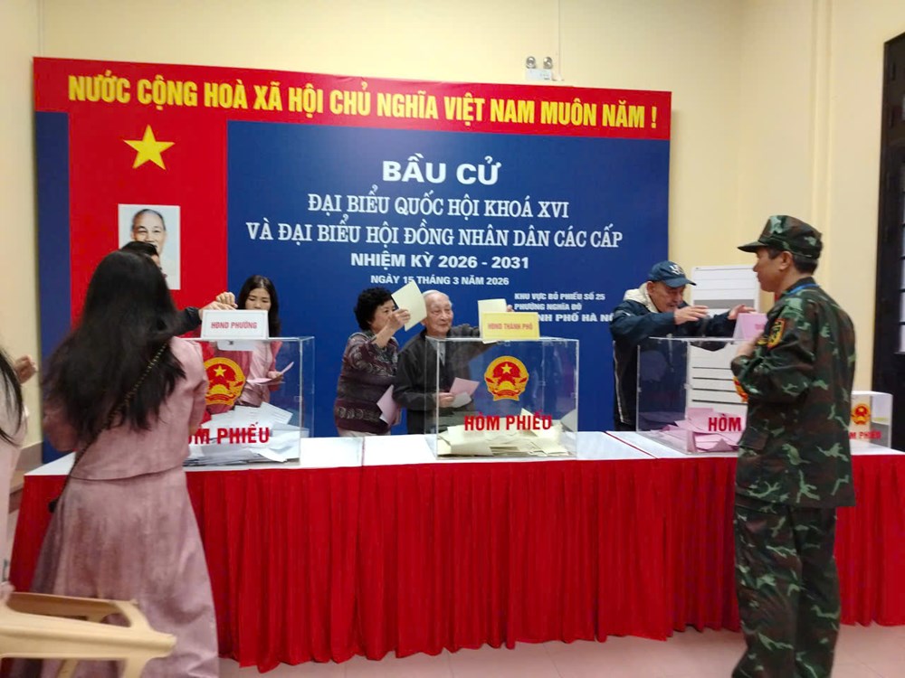 Cử tri Hà Nội đi bầu cử tại các “địa chỉ đỏ” - ảnh 18