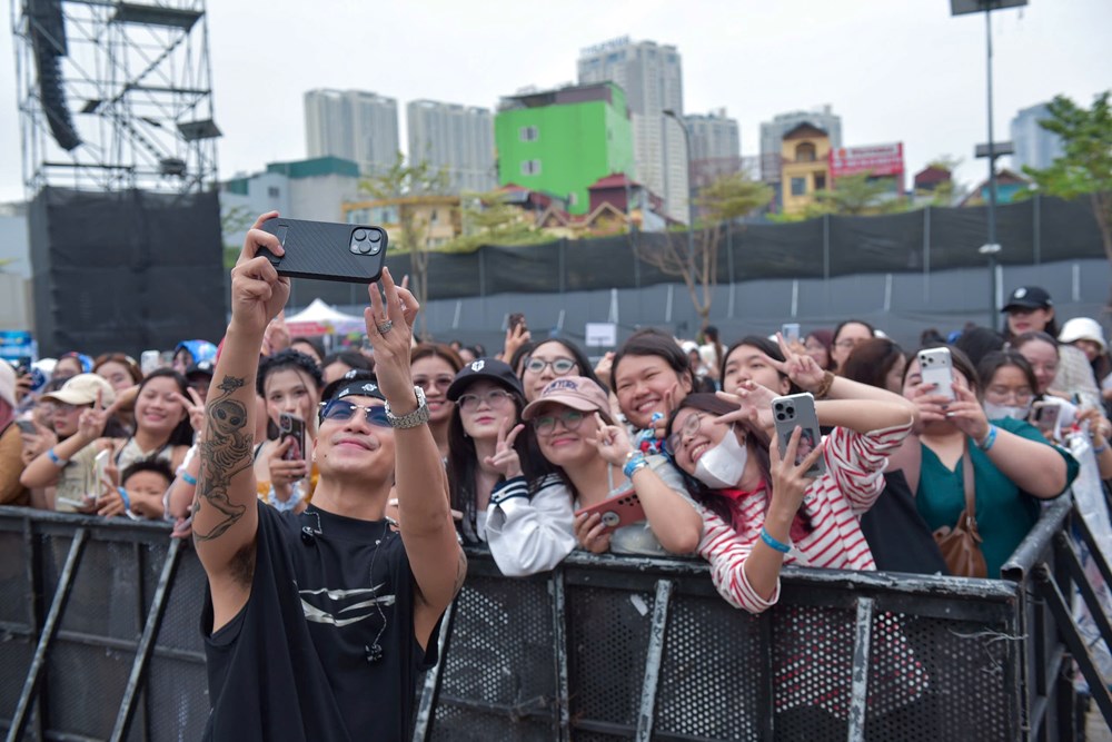 Cận cảnh buổi soundcheck “rực lửa” của Trạm Yêu Concert 4 - ảnh 9