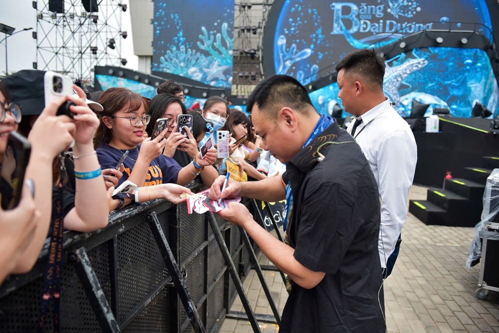 Cận cảnh buổi soundcheck “rực lửa” của Trạm Yêu Concert 4 - ảnh 8