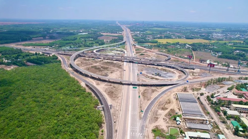 Thông xe 12 dự án cao tốc Bắc - Nam trong dịp 30.4 - ảnh 1