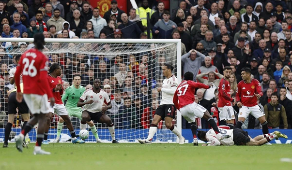 Man United nhọc nhằn giành chiến thắng 3-2 trước Liverpool - ảnh 3