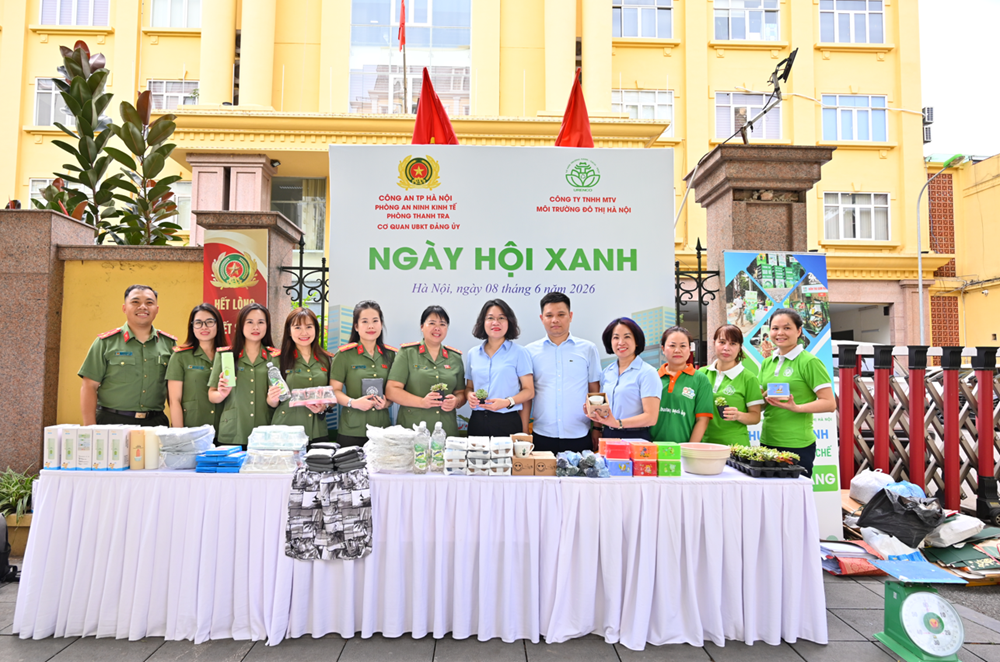 Sôi nổi “Ngày hội xanh” đổi rác lấy quà - ảnh 9