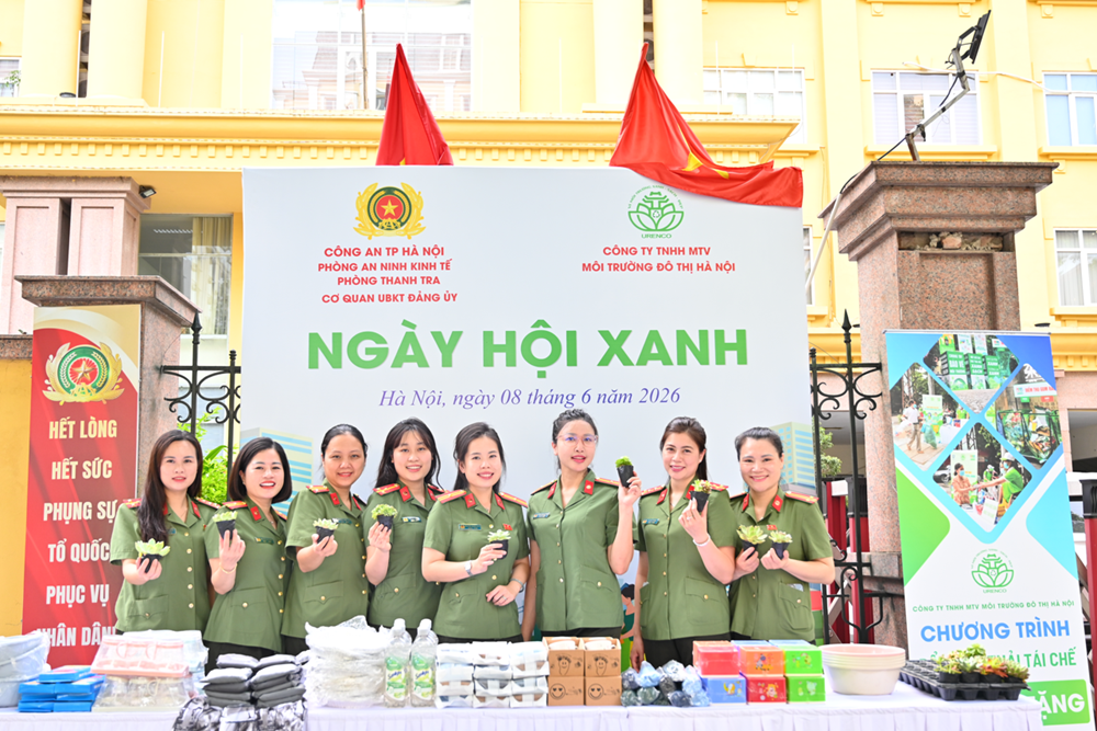 Sôi nổi “Ngày hội xanh” đổi rác lấy quà - ảnh 12