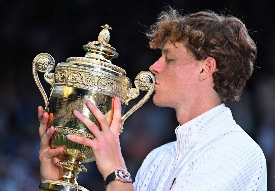 Jannik Sinner bảo vệ thành công ngôi vương Wimbledon - ảnh 1