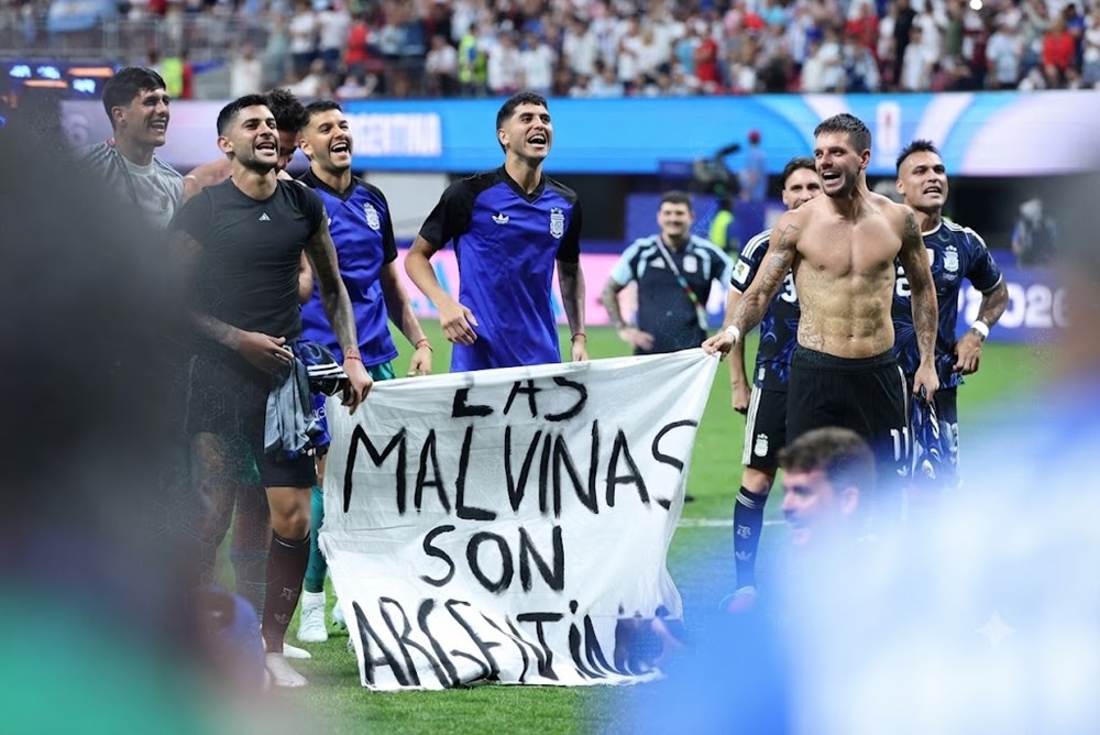 Argentina đối diện án phạt từ FIFA sau màn ăn mừng gây tranh cãi - ảnh 1