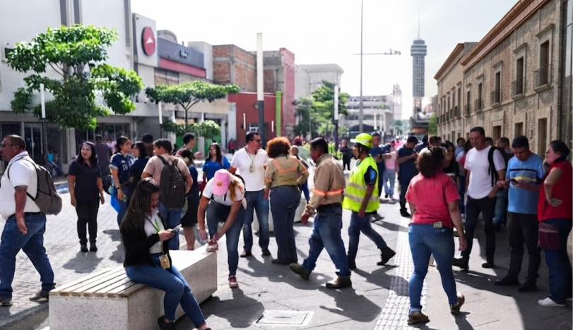 Động đất mạnh 7,4 độ richter tại Mexico, kích hoạt cảnh báo sóng thần - ảnh 1