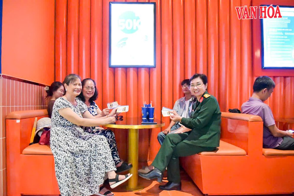 Hà Nội: Rạp chiếu sôi động trong ngày thứ hai của Tuần phim 27.7 - ảnh 7