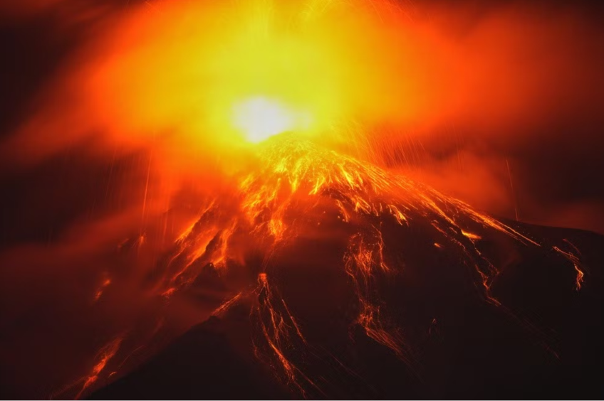 Guatemala sơ tán khẩn cấp hàng trăm người do núi lửa Fuego phun trào - ảnh 1