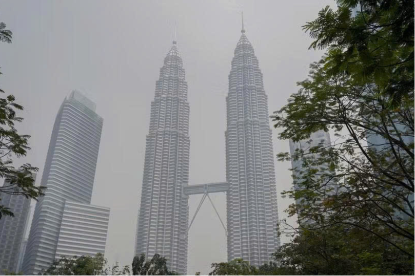Malaysia: Gần 200.000 học sinh phải nghỉ học vì ô nhiễm khói mù - ảnh 1