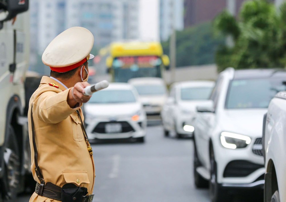 Hà Nội phân luồng từ xa, hạn chế xe tải lớn qua 2 nút giao cửa ngõ trong ngày cuối kì nghỉ lễ - ảnh 1