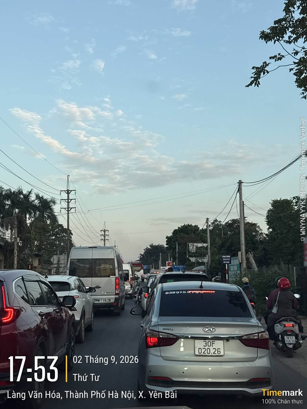 Cửa ngõ Hà Nội đông đúc trong chiều tối ngày cuối kì nghỉ 2.9 - ảnh 3